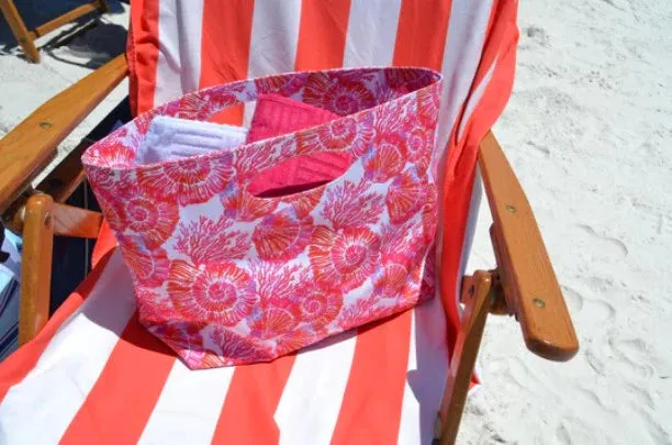 Shell Yeah Keyhole Tote